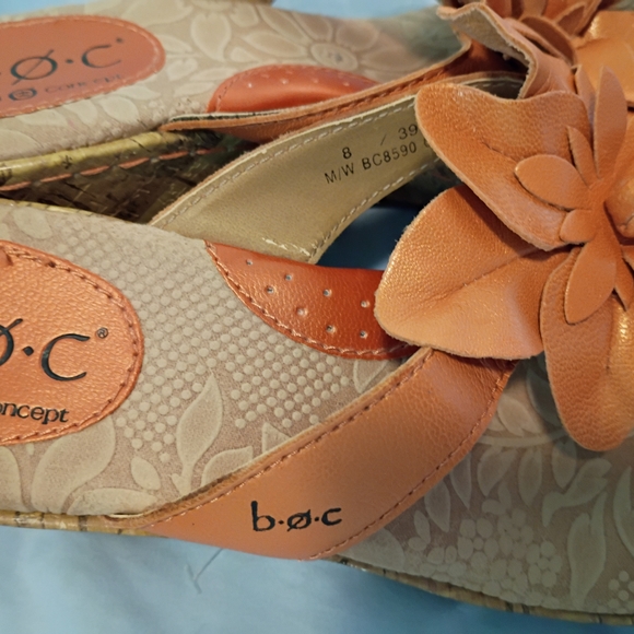 b.o.c. Women's Metallic Orange Floral Sandals Sz 8 EUC - Picture 6 of 8